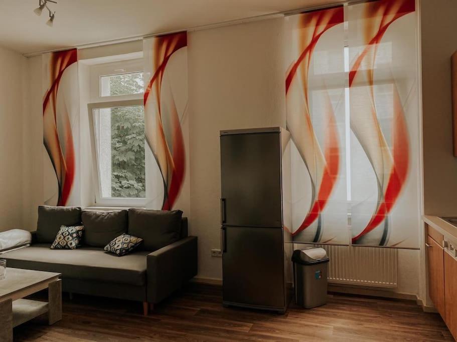 Unser Sonniges Apartment Mit Wlan, Netflix, Xbox Maagdenburg Buitenkant foto